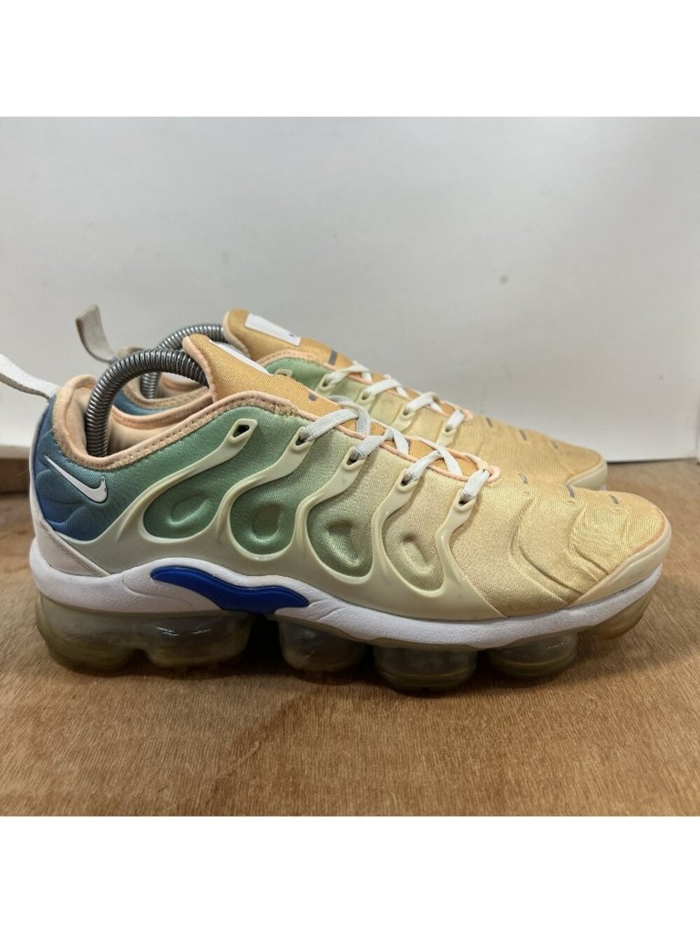 Nike Air VaporMax Plus Rainbow Gradient Menta Women’s Size 9.5 AO4550-100
